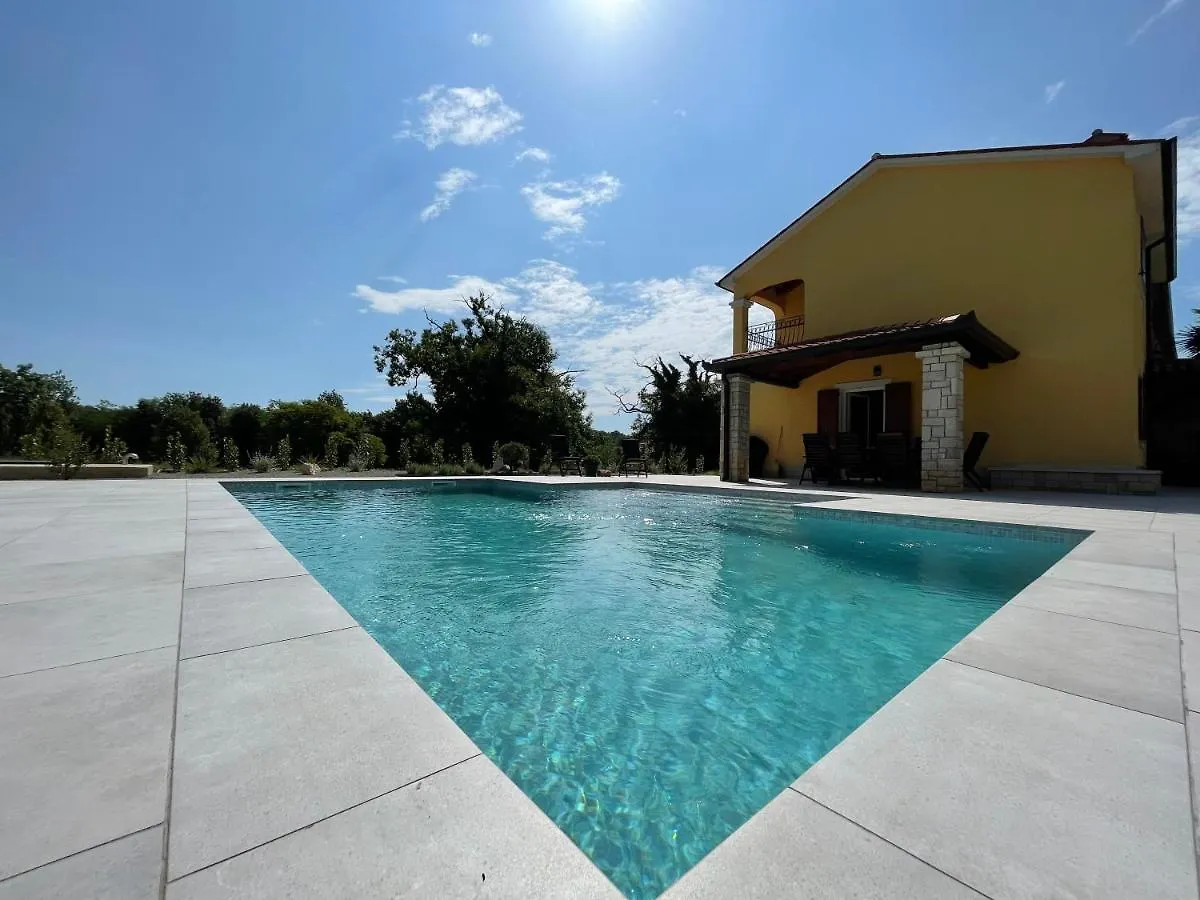 Villa Berto Nedescina 0*,
